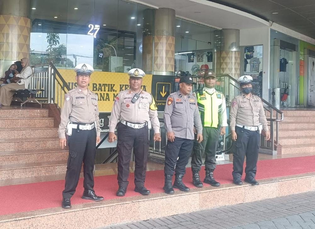 Polsek Simokerto Gelar Patroli Kota Presisi di Mall ITC, Pastikan Kondisi Kamtibmas Kondusif