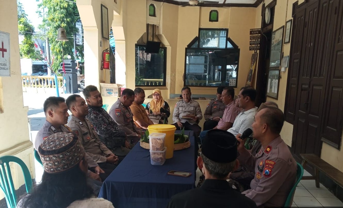 Pererat Silaturahmi dengan Masyarakat, Kapolsek Padangan Gelar Ngopi dan Sarapan Bareng