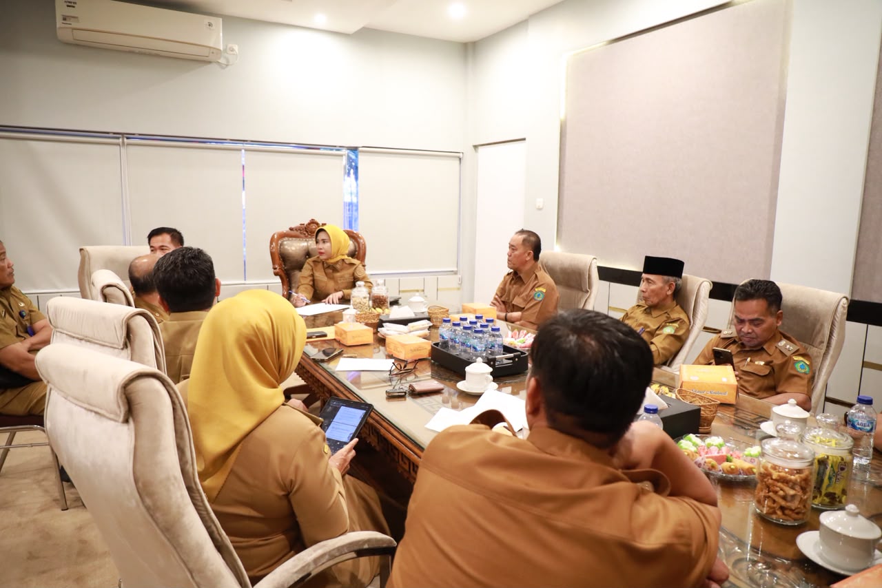 Pemkab Sidoarjo Siapkan Solusi Atasi Sampah Sungai Sukodono 