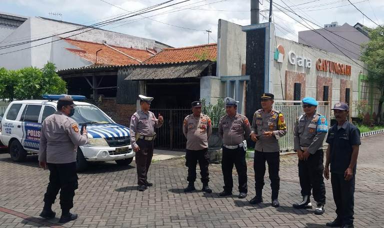 Polsek Gayungan Gencarkan Patroli Dialogis Antisipasi 3C dan Kejahatan Jalanan Surabaya