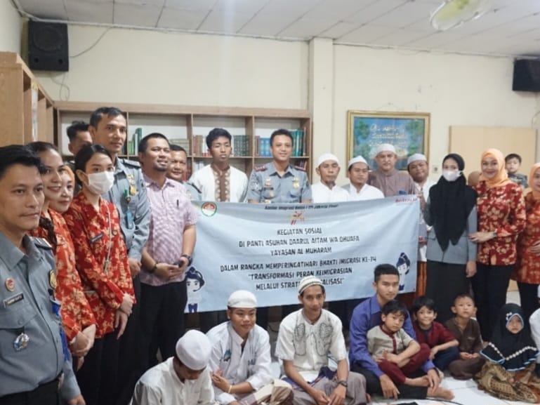 Memperingati Hari Bakti Imigrasi Ke-74, Kanim Jakarta Timur Berbagi Antarsesama