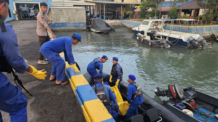 Mayat Misterius Mengapung di Perairan Pelabuhan Tanjung Perak