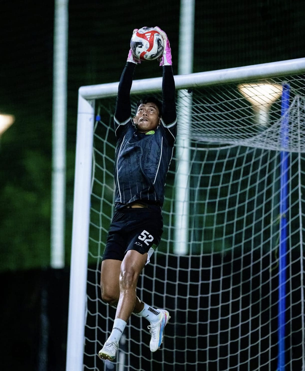 Tampil Memukau, Andhika Ramadhani Sukses Jadi Benteng Kokoh Bajol Ijo