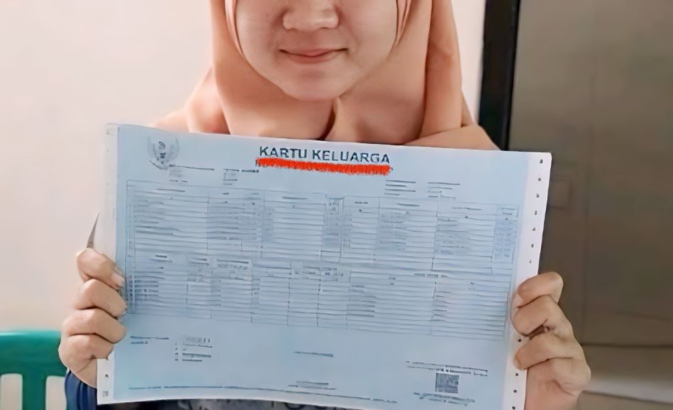 Pemblokiran Kartu Keluarga di Surabaya Dinilai Kebijakan Tak Masuk Akal dan Amburadul