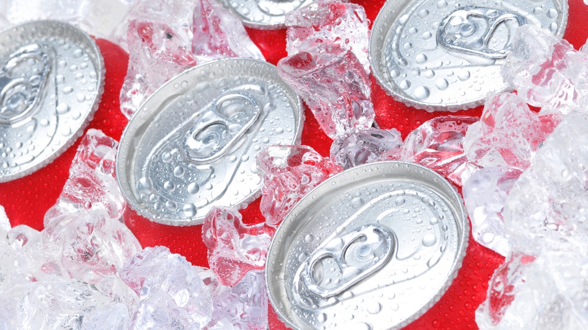 Ganti Soda dengan Minuman Sehat: Air Putih, Teh Herbal dan Jus Buah