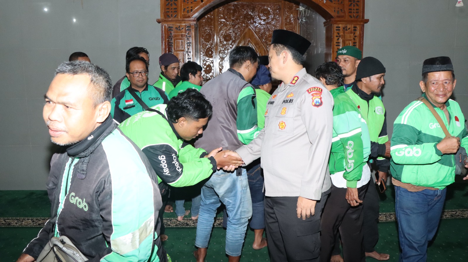 Doa Bersama Polres Nganjuk dan Komunitas Ojol untuk Almarhum Affan Kurniawan