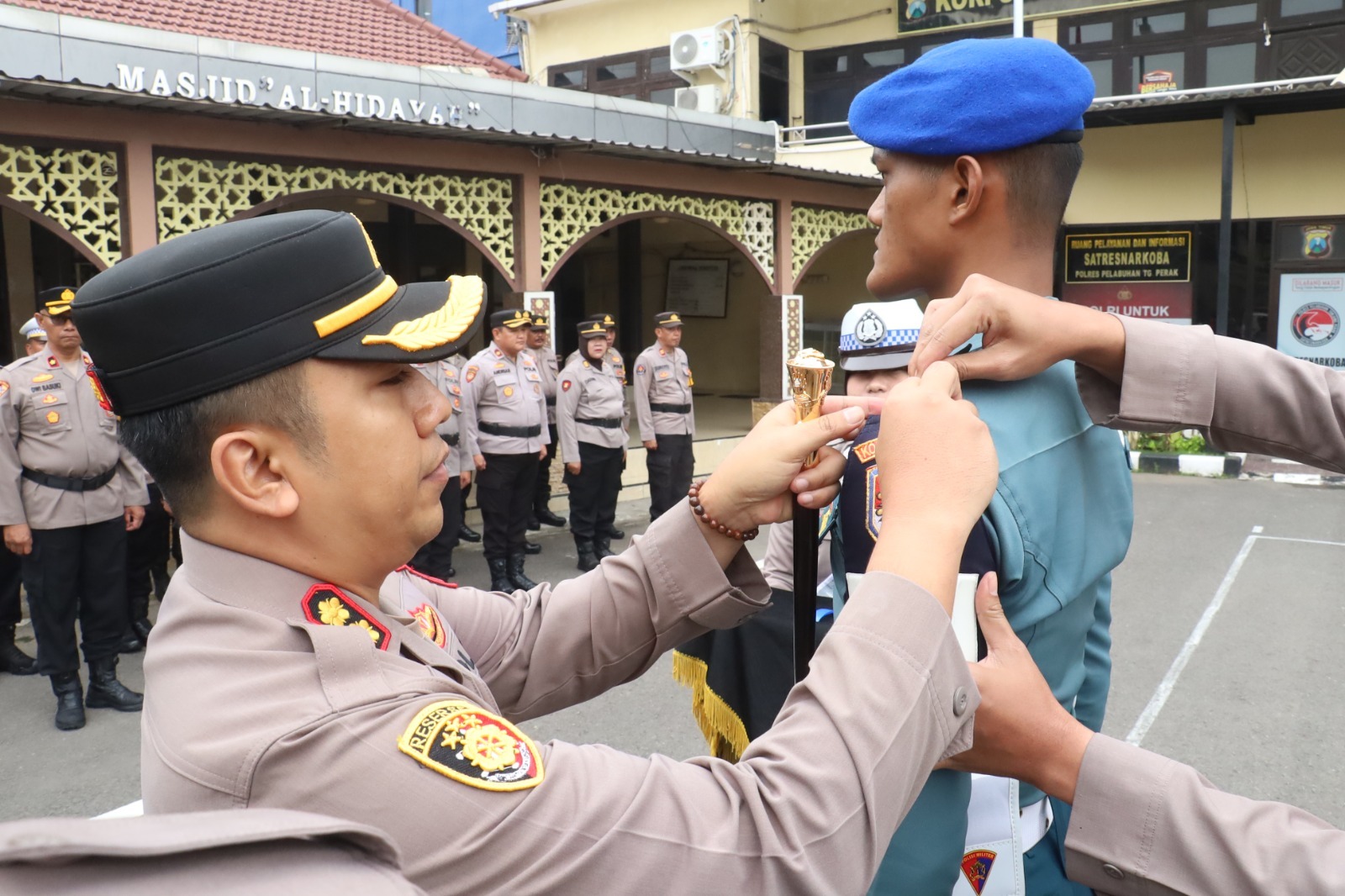 Tekan Angka Laka Lantas, Polres Pelabuhan Tanjung Perak Apel Gelar Pasukan Operasi Zebra Semeru 2025