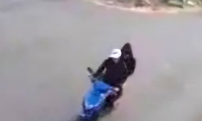 Maling Gagal Gondol Motor di Prigen Pasuruan, Wajah Pelaku Terekam CCTV