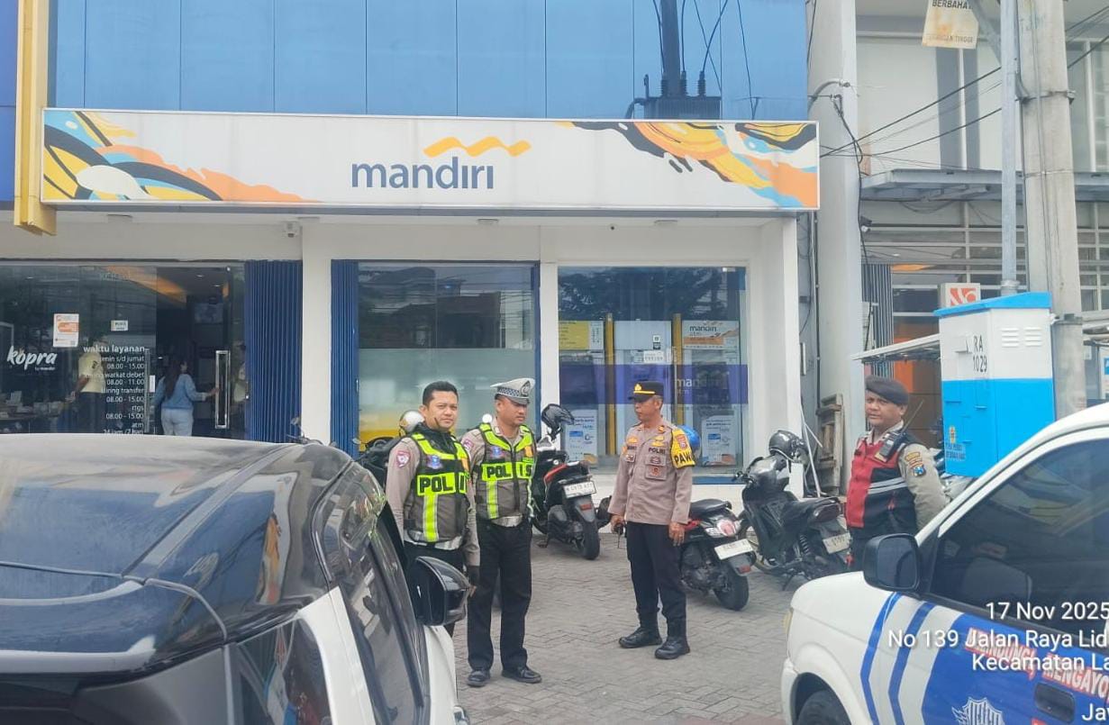 Polsek Lakarsantri Intensifkan Patroli Presisi di Sentra Perbankan Lidah Wetan