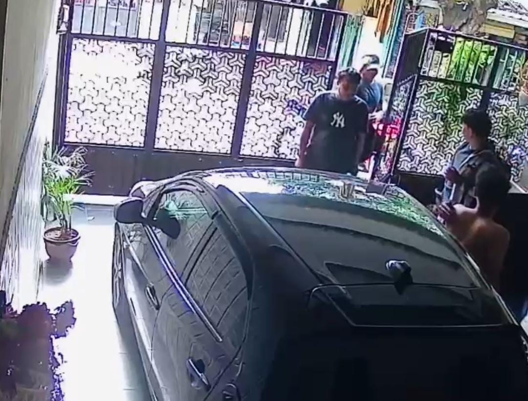 Viral! Polisi Salah Gerebek di Dukuh Kupang Timur, Tuduh Pemilik Rumah Pakai Narkoba