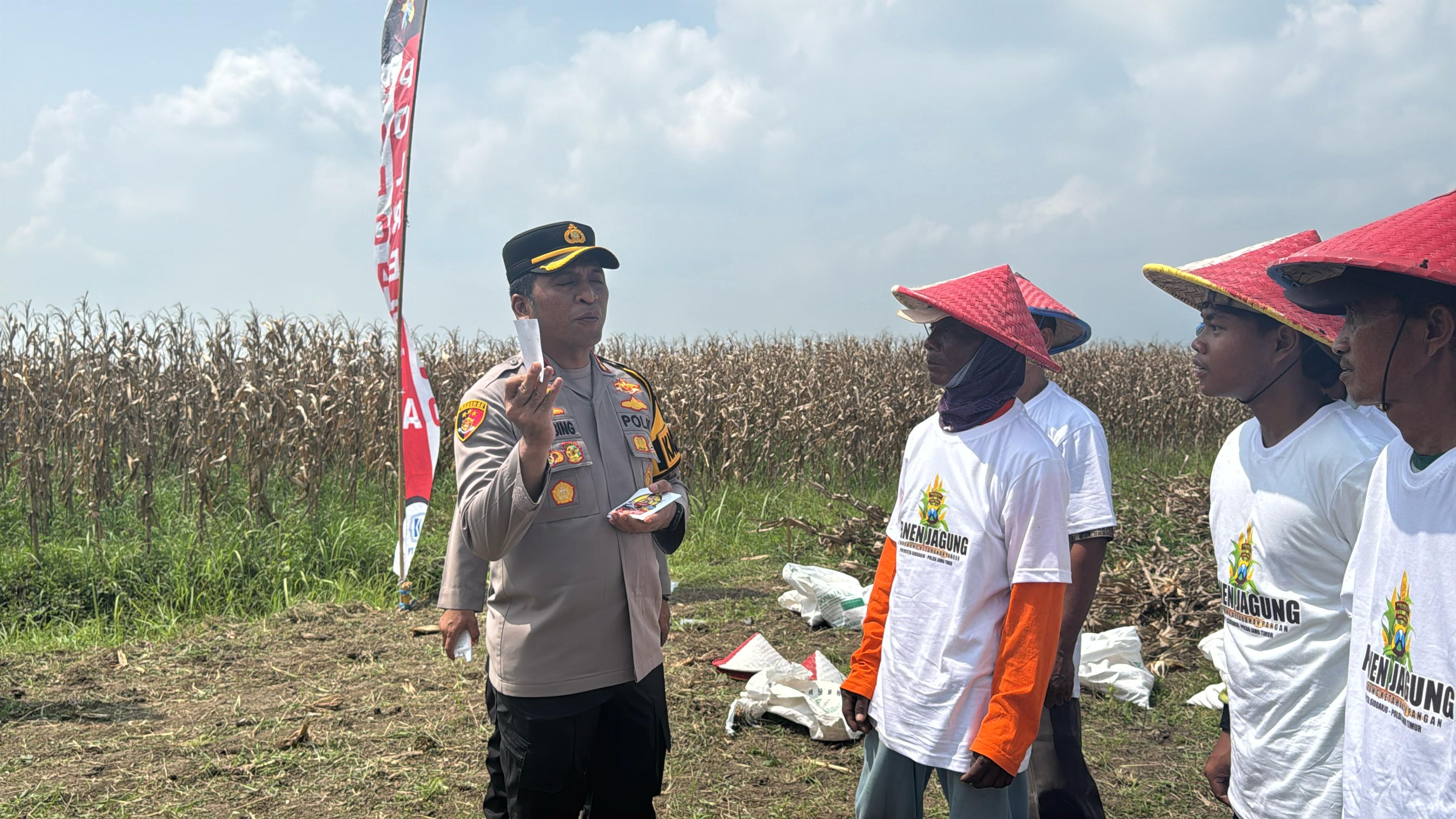Safari Ramadan, Kapolresta Sidoarjo Sosialisasikan Mudik Aman Keluarga Nyaman ke Warga Desa Bulang Prambon