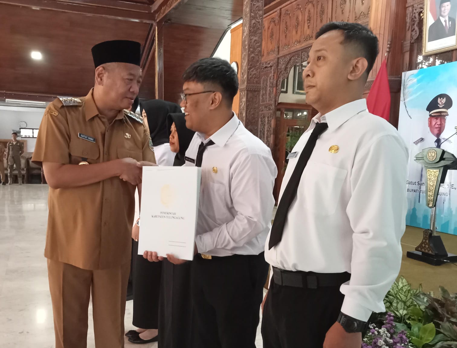 Bupati Tulungagung Bagikan SK kepada 77 P3K Tahap Kedua Formasi Tahun 2024