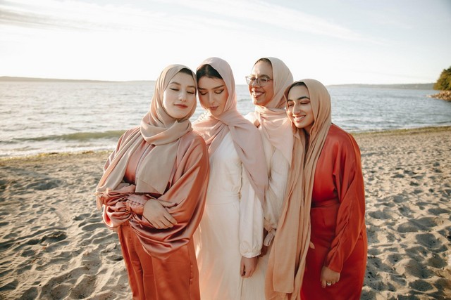 6 Item Fashion Wanita Muslimah Terbaik Dari Heaven Lights