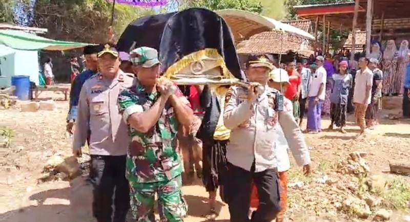 Sadis! Warga Desa Kajuanak Bangkalan Tewas di Gorok, Ini Pesan Terakhir Korban