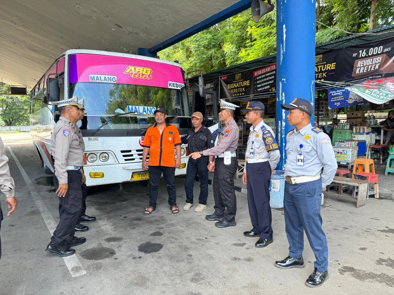 Satlantas Polres Kediri Kota Inspeksi Bus Jelang Nataru, Pastikan Armada Laik Jalan