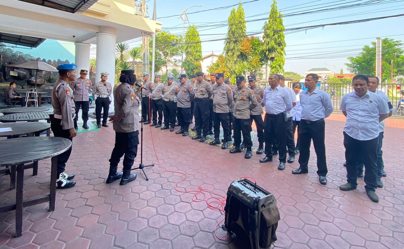 Pimpin Apel Pagi, Kapolsek Karangpilang Tekankan Atensi Pimpinan