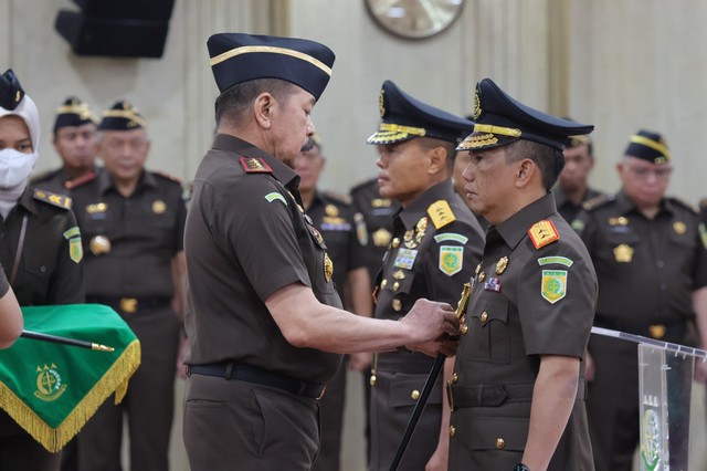 Jaksa Agung Lantik Jampidmil dan Kajati DKI Jakarta