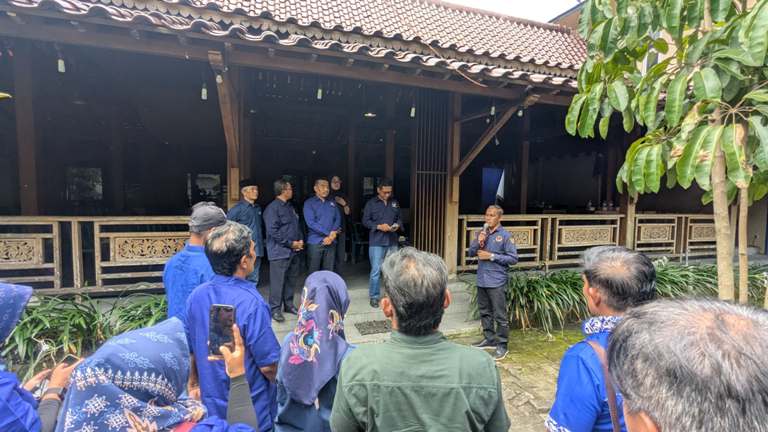 Protes Pemberitan Sebuah Majalah Nasional, Kader NasDem Madiun Datangi Kantor DPD