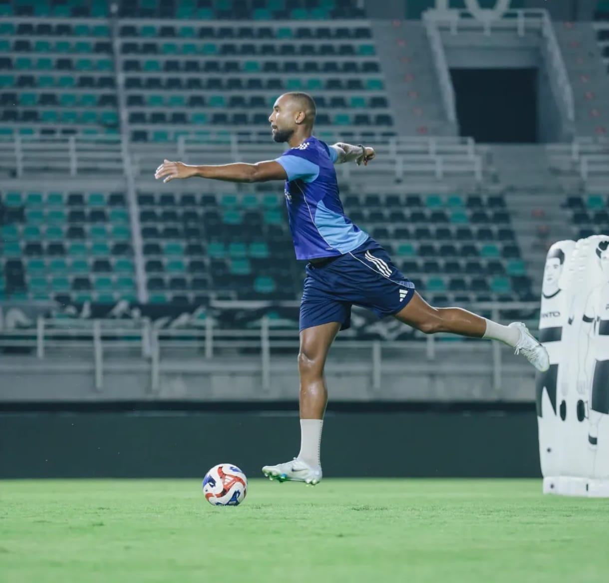 Reuni Emosional Yuran Fernandes di Surabaya, Siap Hadapi Bernardo Tavares