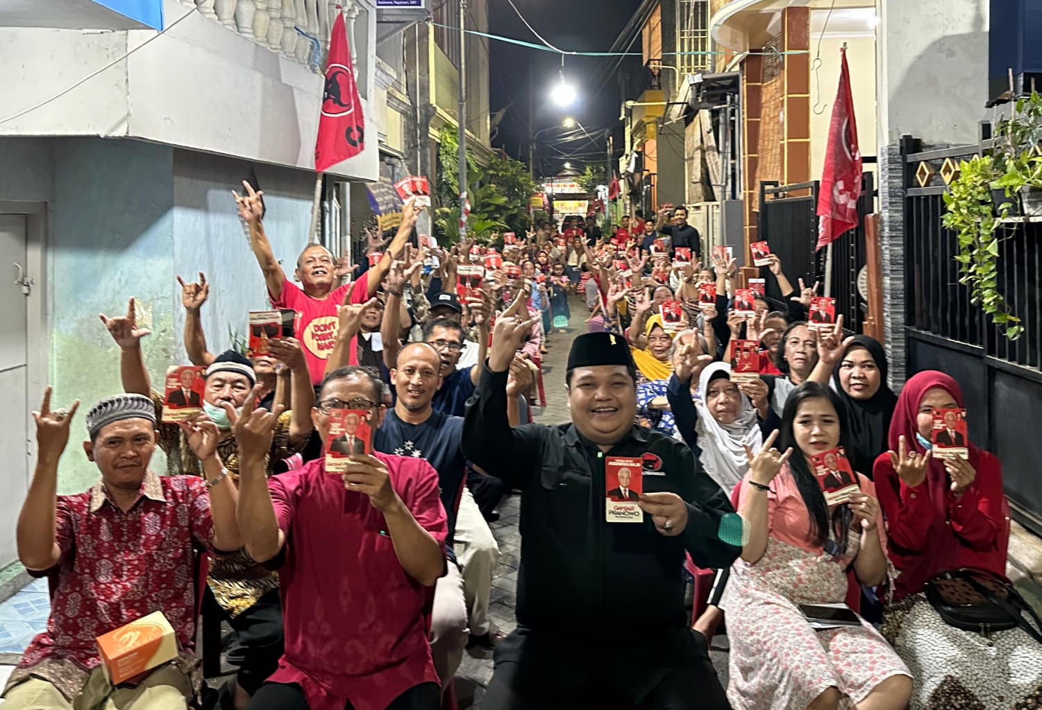 PDIP Surabaya Sosialisasikan Ganjar Pranowo dari Kampung ke Kampung