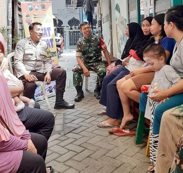 Polsek Sawahan Gelar Jumat Curhat di Kupang Krajan, Dorong Warga Tingkatkan Kewaspadaan 3C