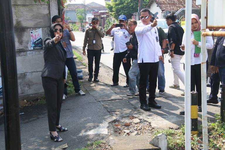 Pemkab Sidoarjo Lebarkan Perlintasan KA Gelam untuk Atasi Kemacetan