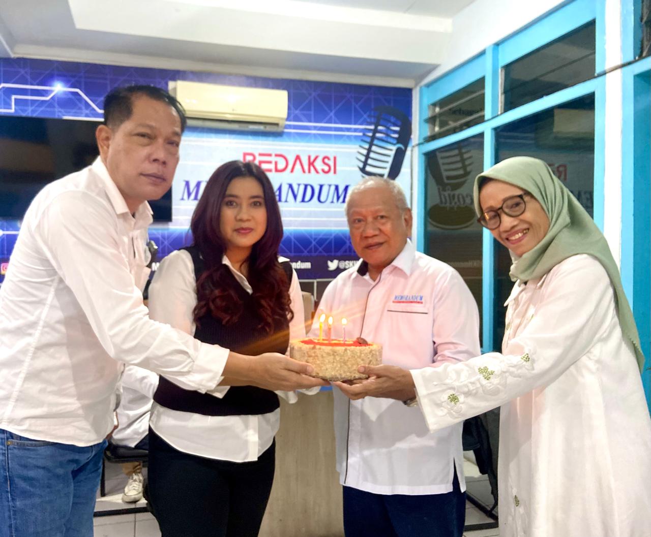 HUT Ke-56 Memorandum, Anis Tiana Pottag Beri Kejutan Kue Ultah ke Komut dan Dirut