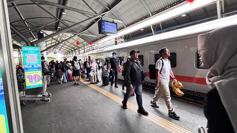 Angkutan Lebaran 2026 Daop 8 Surabaya Catat 222 Ribu Tiket Kereta Api Terjual