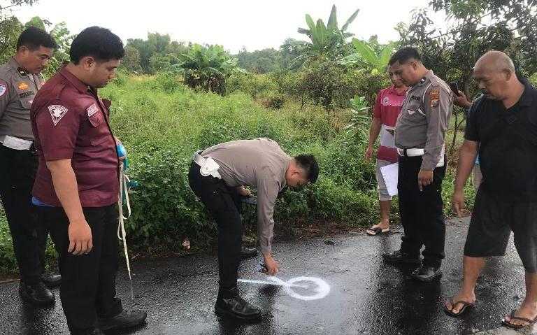Pulang Sekolah, Kakak Beradik Tewas Tertabrak Truk
