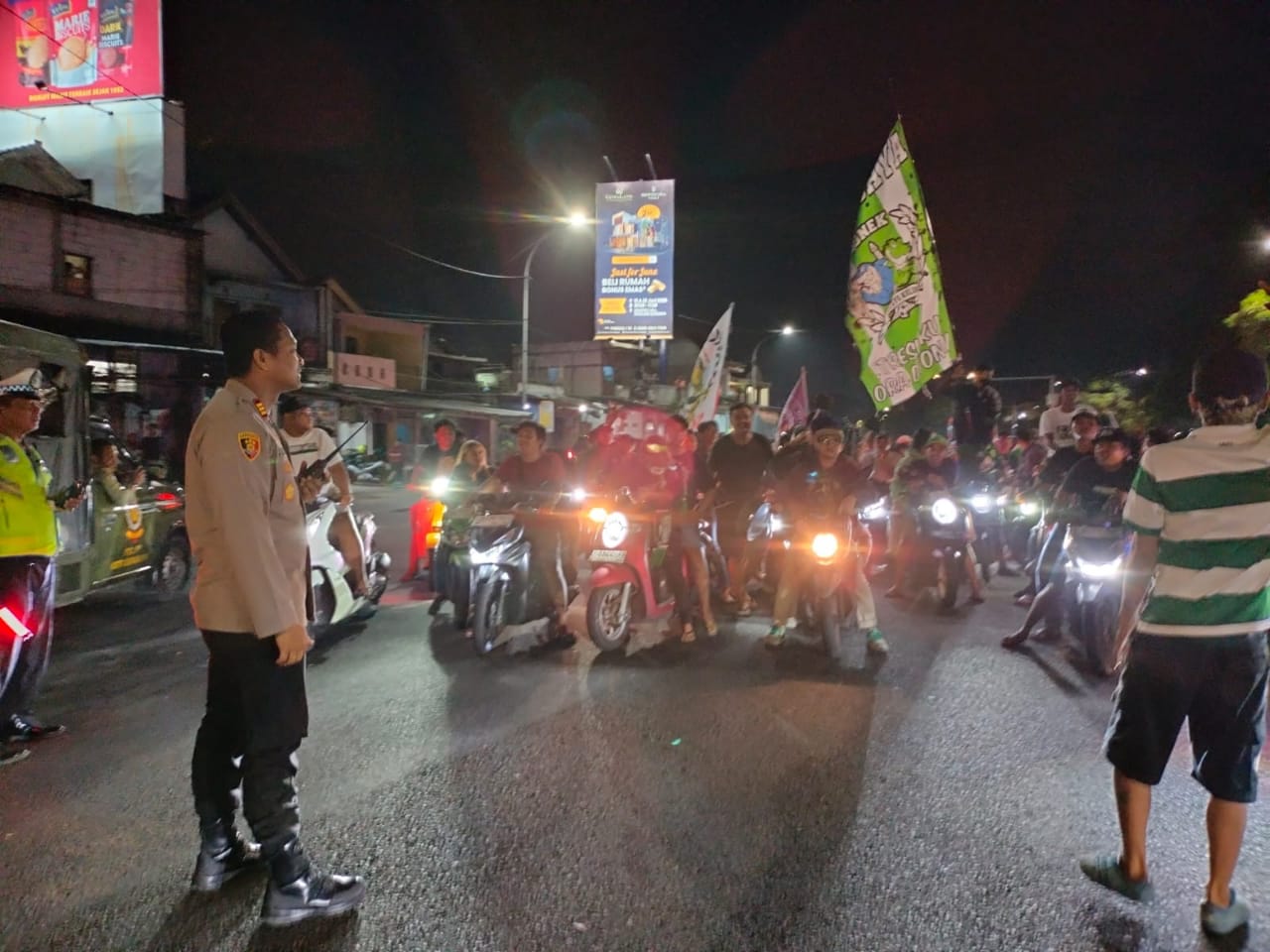 Polsek Tandes Amankan Jalur Bonek Menuju Lokasi Anniversary Persebaya