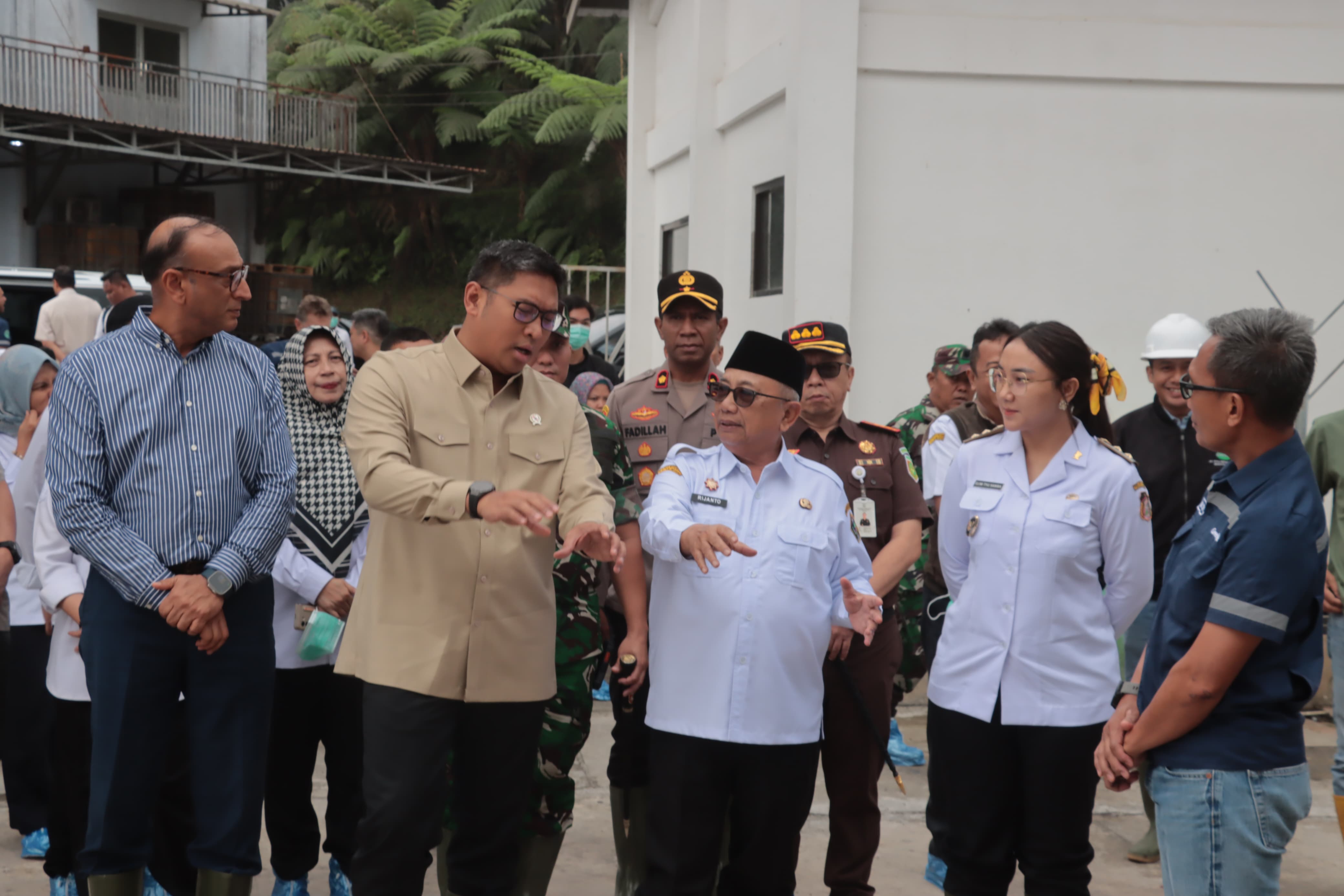 Wamentan Resmikan Instalasi Biogas di PT Greenfields Indonesia Dairy Farm 2