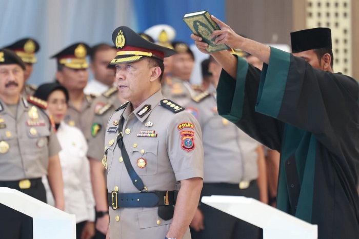 Kapolda Jatim Lantik Wakapolda Kombespol Feri Handoko dan Rotasi Enam Kapolres Jajaran