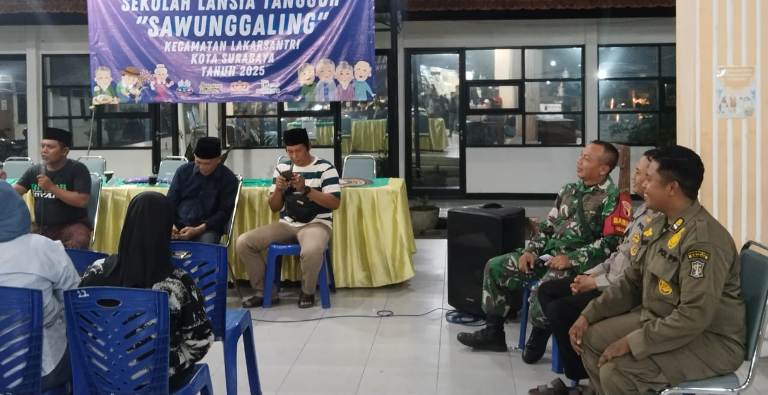 Polsek Lakarsantri Perkuat Sinergi, Bhabinkamtibmas Lidah Wetan Surabaya Hadiri Rapat Pemantapan Sedekah Bumi