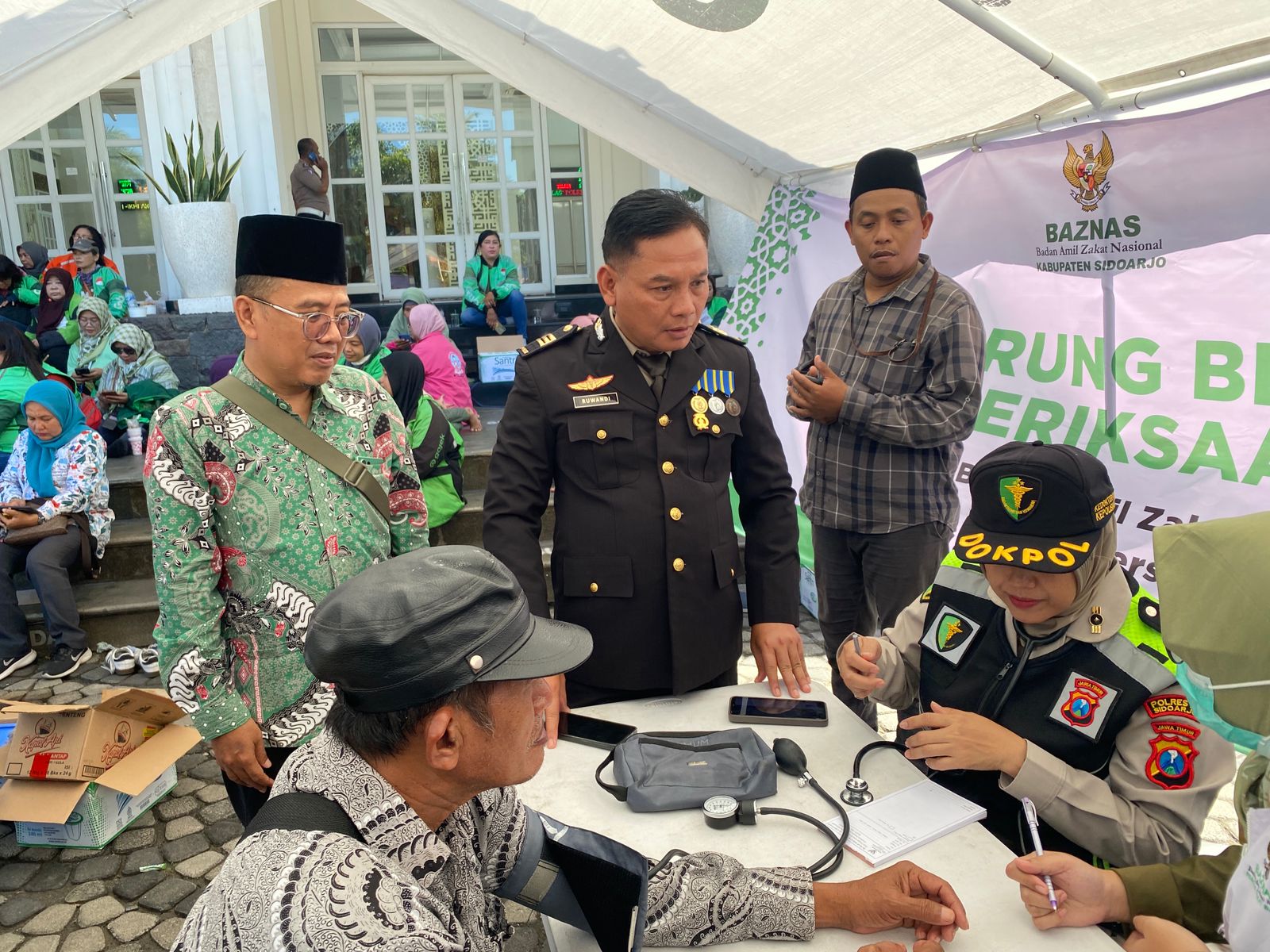 Meriahkan Hari Bhayangkara, Polresta Sidoarjo Gelar Baksos dan Pemeriksaan Kesehatan Gratis 