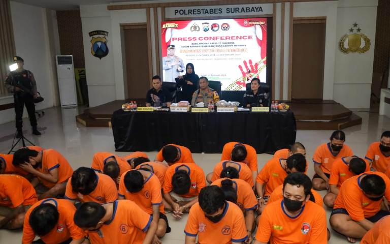 Polrestabes Surabaya Tangkap 323 Pengedar Narkoba, Sita 2,2 Kg Sabu hingga 18.580 Butir Pil Koplo