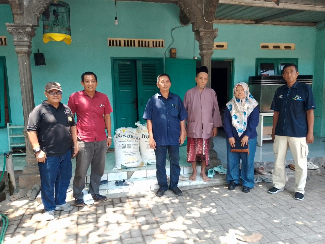 Peduli Warga, PG Djombang Baru Beri Pengobatan Gratis dan Bantuan Yayasan Yatim Piatu