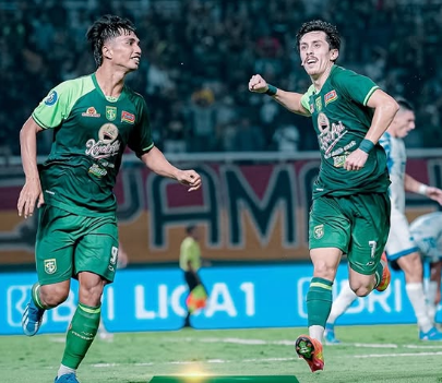 BREAKING NEWS: Gara-Gara Tendangan Oktafianus Fernando Melenceng, Persebaya Gagal Amankan 3 Poin di GBT