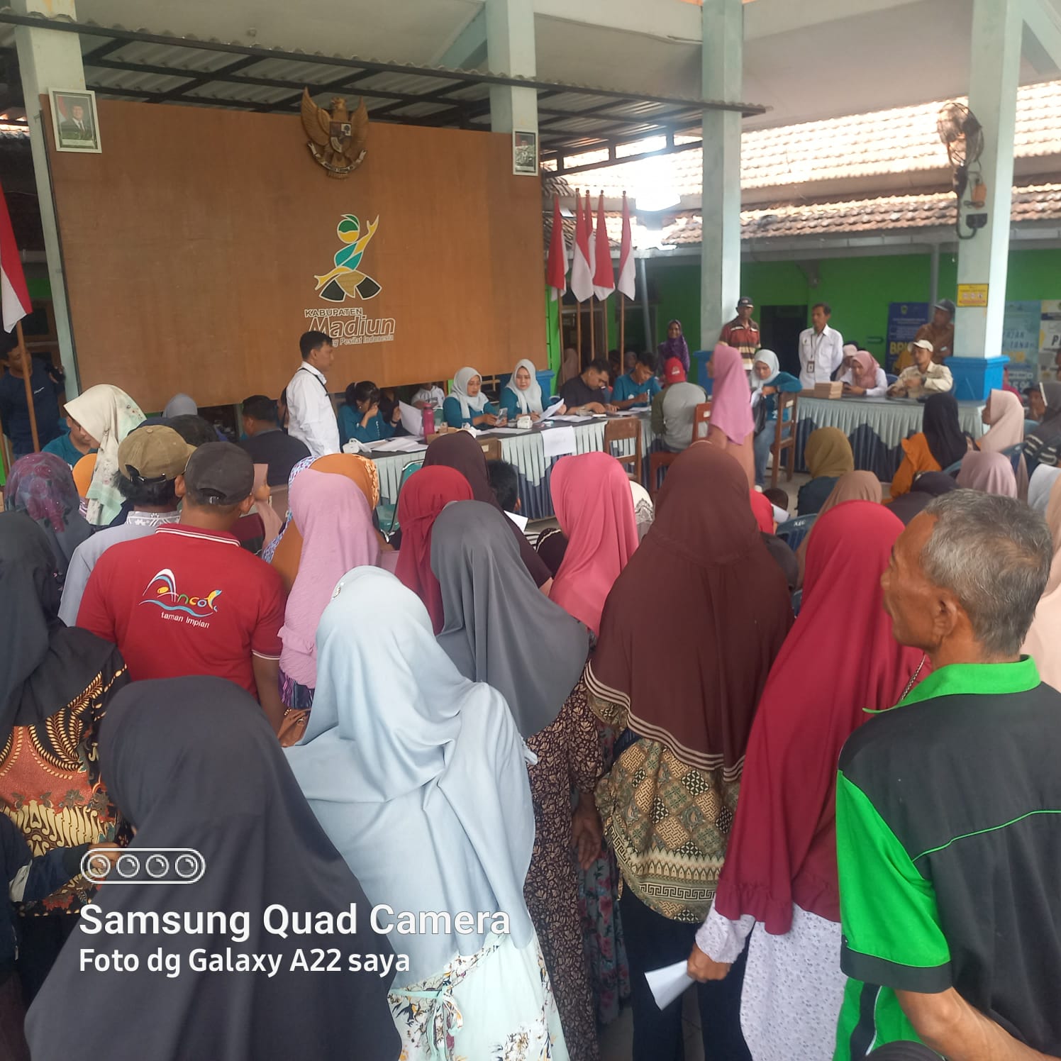 Ribuan Buruh Tembakau di Madiun Tersenyum, Terima BLT DBHCHT Total Rp1,75 Juta Per Orang