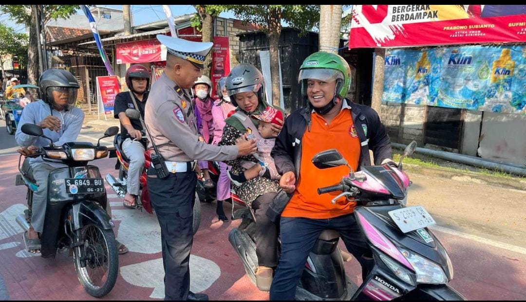 Satlantas Polres Bojonegoro Sapa Pemudik, Ingatkan Utamakan Keselamatan di Jalan