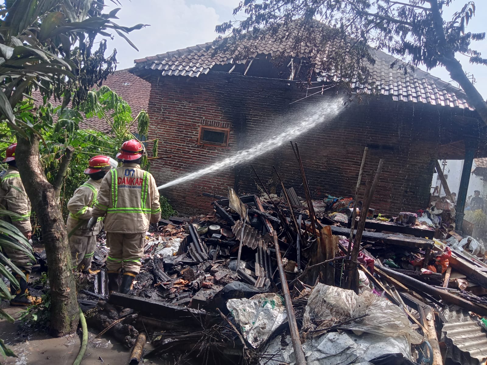 Masak Ditinggal Keluar, Dua Rumah di Malang Terbakar