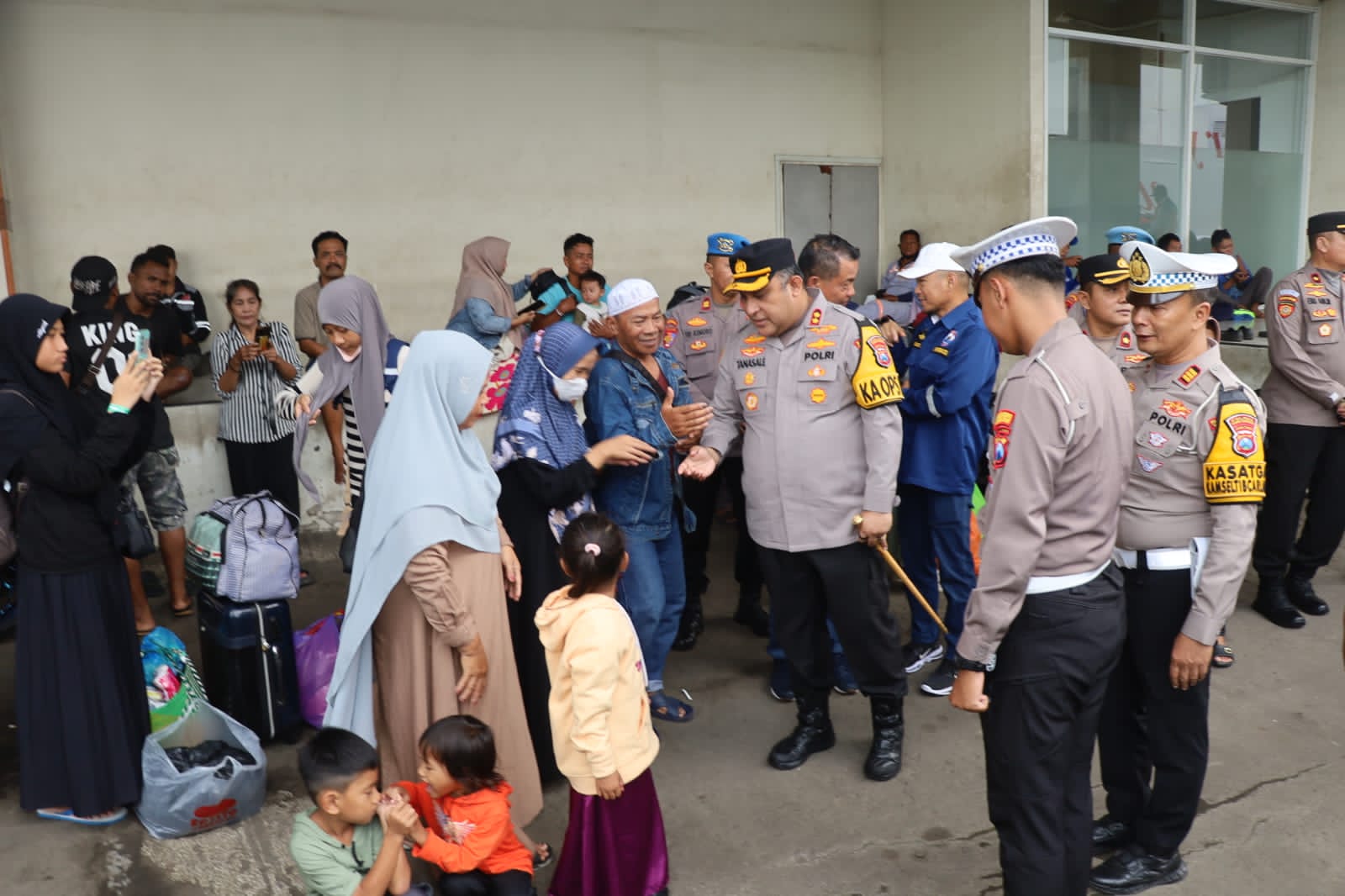Kapolres Pelabuhan Tanjung Perak Cek Obyek Vital, Pastikan Arus Balik Aman dan Nyaman
