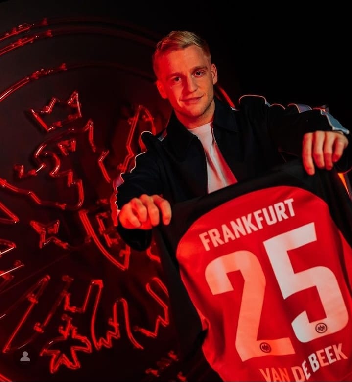 Jarang Main, Gelandang MU, Donny Van de Beek Dipinjamkan ke Frankfurt