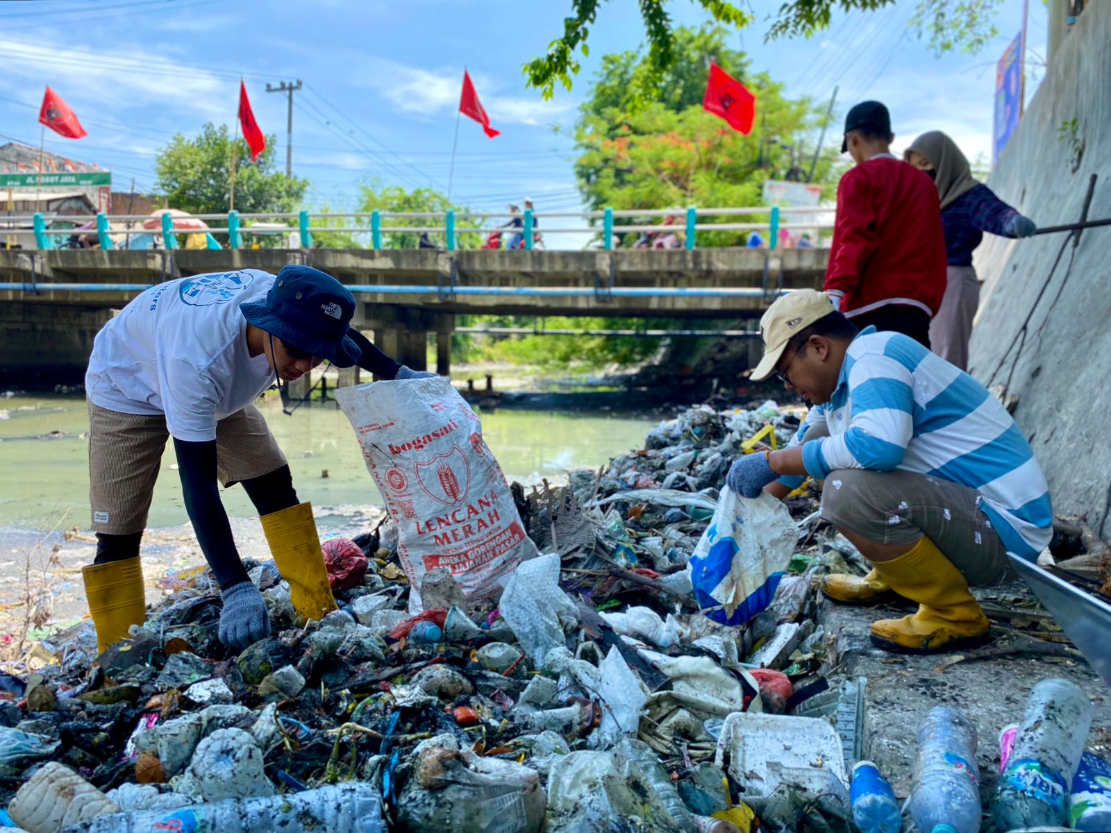 Sampah Plastik Hantui Sungai dan Irigasi Surabaya, BRUIN: Perlu Komitmen Pemkot