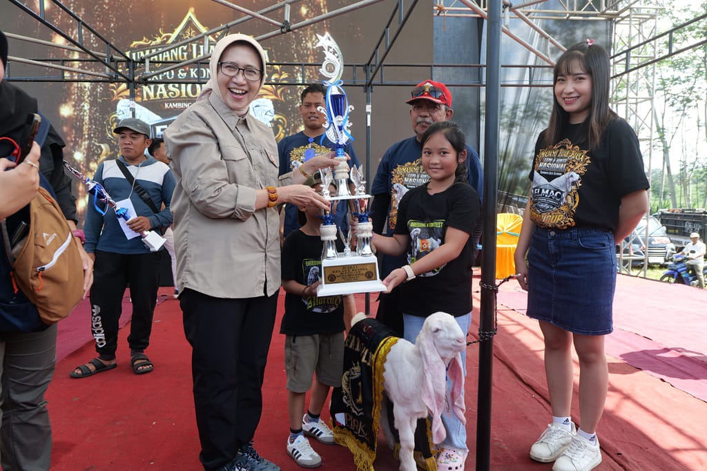 Kontes Nasional Kambing Senduro, Ini Harapan Bunda Indah untuk Peternak Lumajang