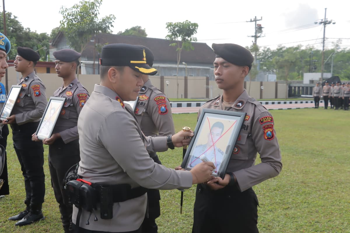 Langgar Disiplin dan Kode Etik, 4 Personel Polres Blitar Dipecat