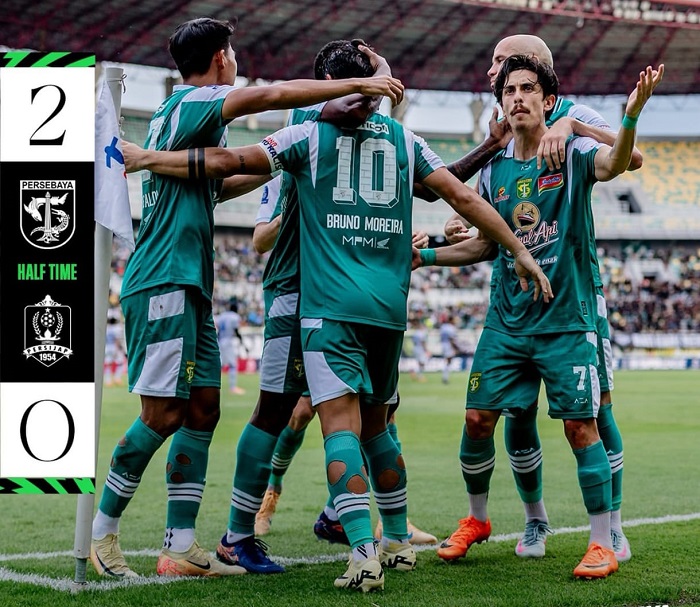 Gol Bruno Moreira dan Leo Lelis Bawa Persebaya Unggul di Babak Pertama