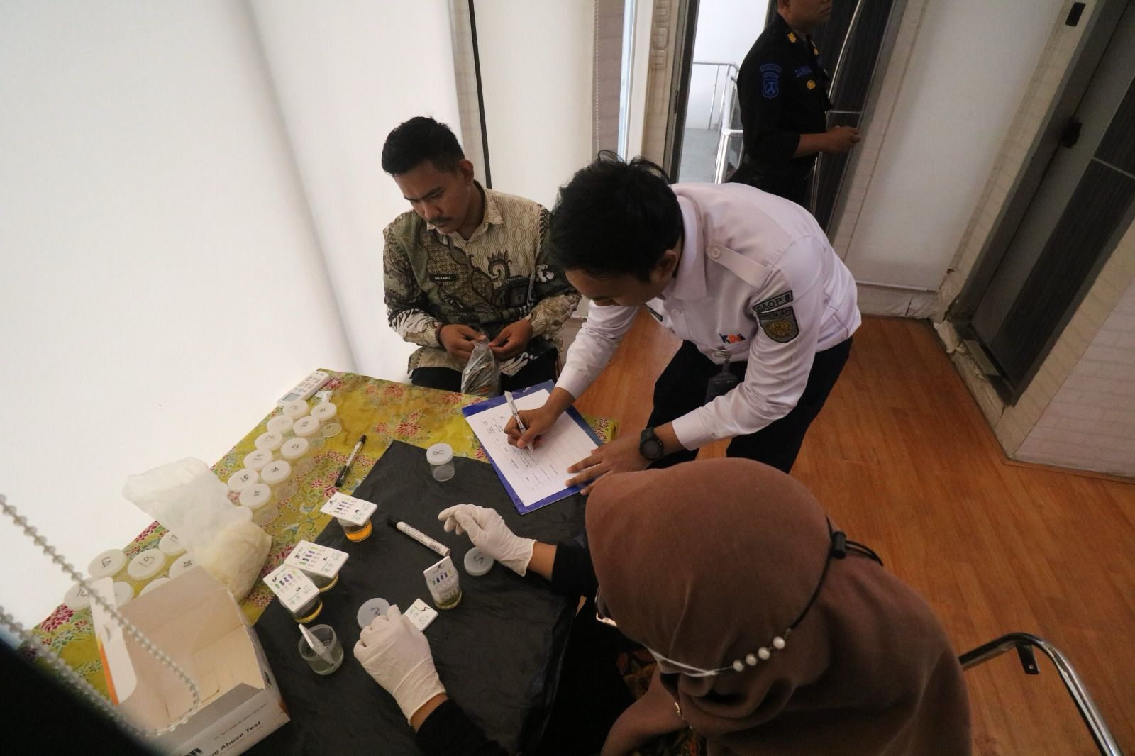 Sukseskan Angkutan Nataru, Pegawai KAI Daop 8 Surabaya Jalani Tes Narkoba secara Acak 