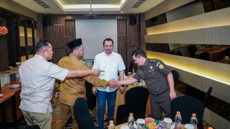 Bupati Gresik Tegaskan Kepala Puskesmas Tak Boleh Jadi Raja Kecil dalam Pengadaan