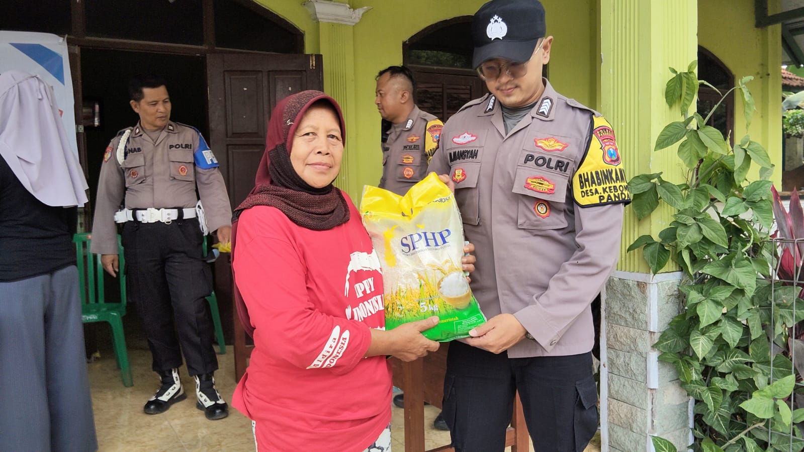 Polres Pasuruan Gelorakan Pasar Murah: Tersebar di 17 Polsek, Bantu Ekonomi Warga