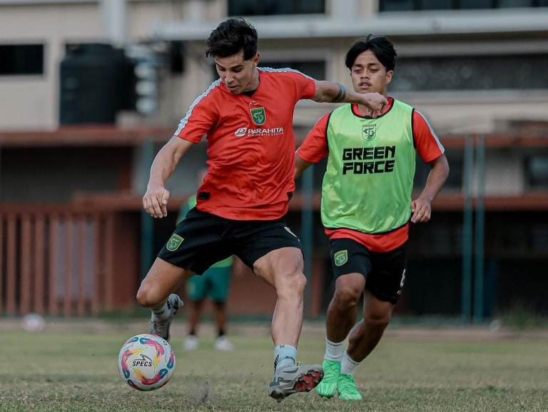 Jelang Big Match Persib vs Persebaya, Misi Bajol Ijo Pertahankan Puncak Klasemen 